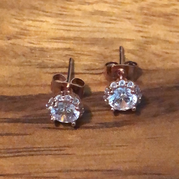 Genevive Jewelry CZ Studs - Picture 2 of 5
